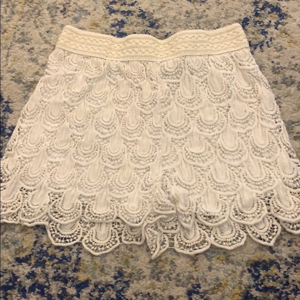 Lacey white shorts